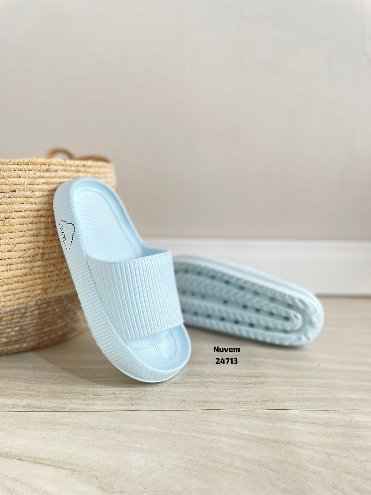 Chinelo Nuvem