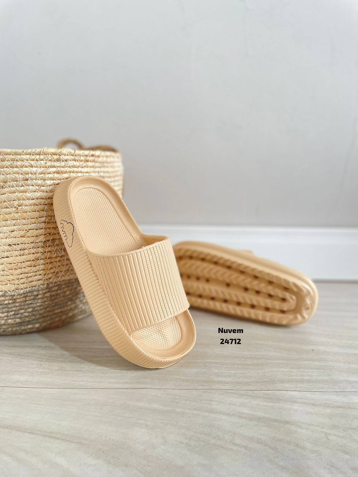 Chinelo Nuvem